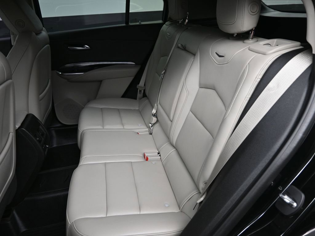 Used 2019 Cadillac XT4 Luxury w/ Cold Weather Package image 16