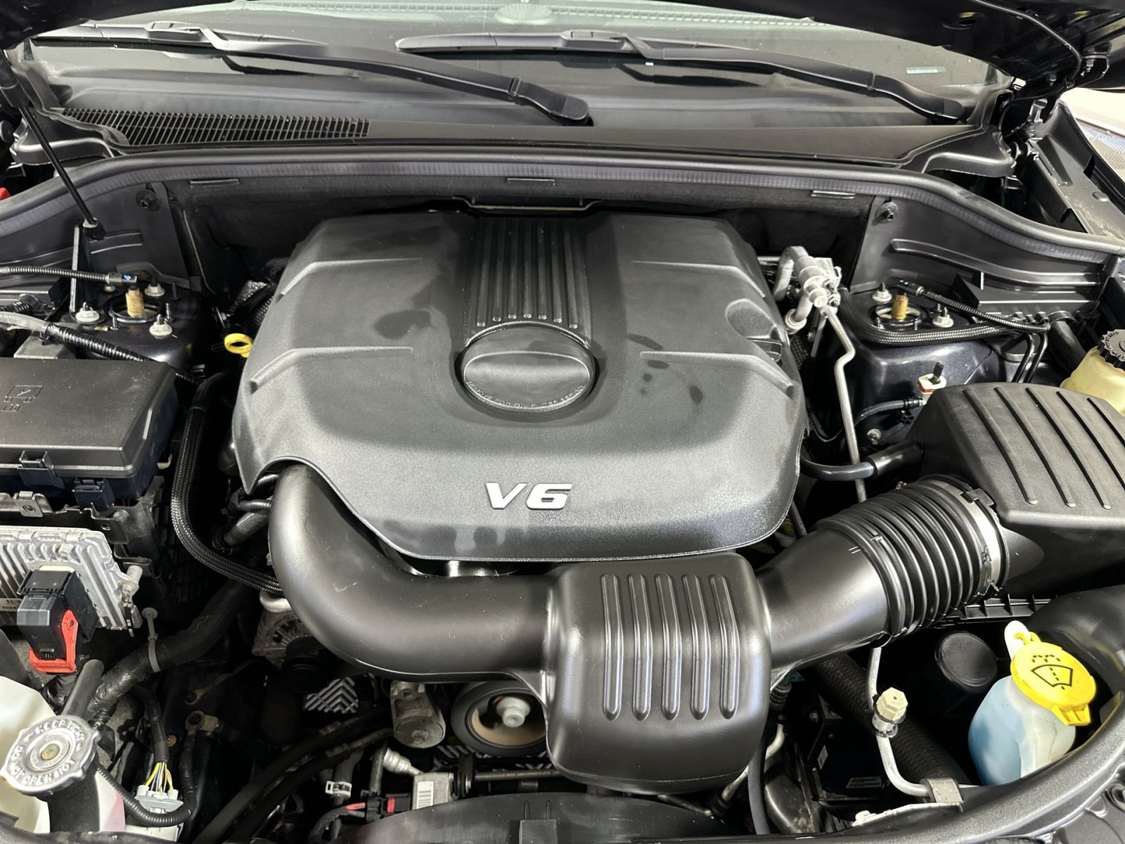 Used 2015 Jeep Grand Cherokee Overland AWD/4WD image 28