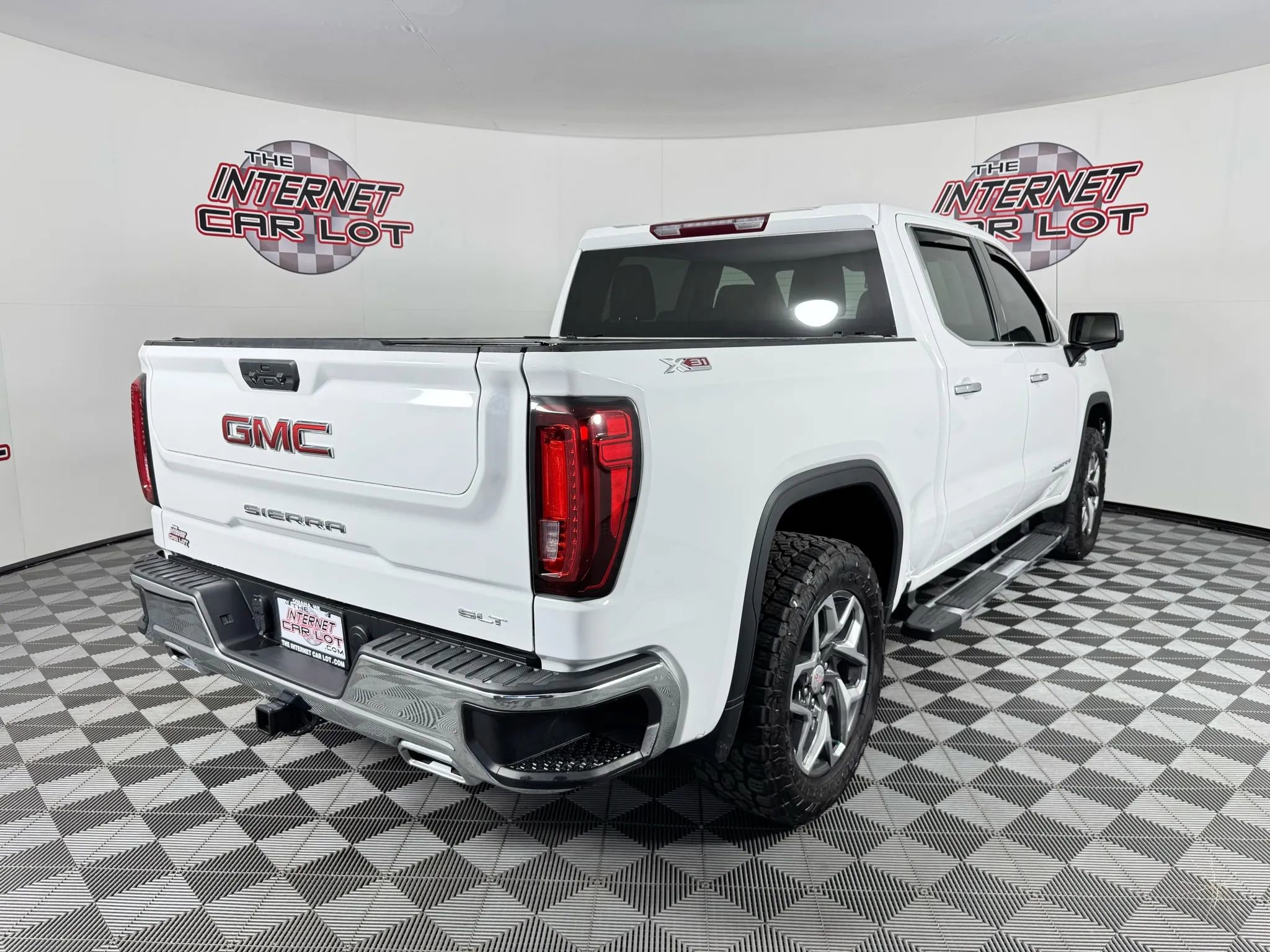 Used 2023 GMC Sierra 1500 SLT w/ SLT Premium Package image 7