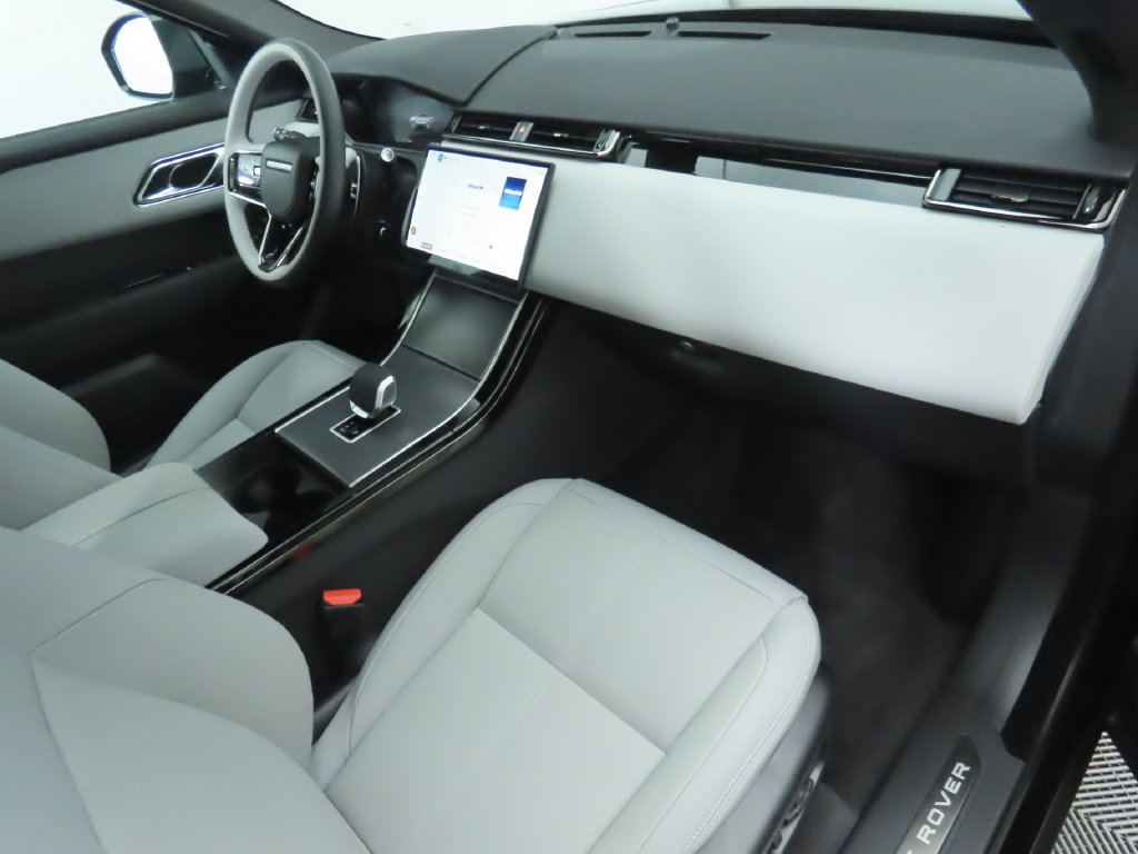 Used 2026 Land Rover Range Rover Velar S AWD/4WD image 18