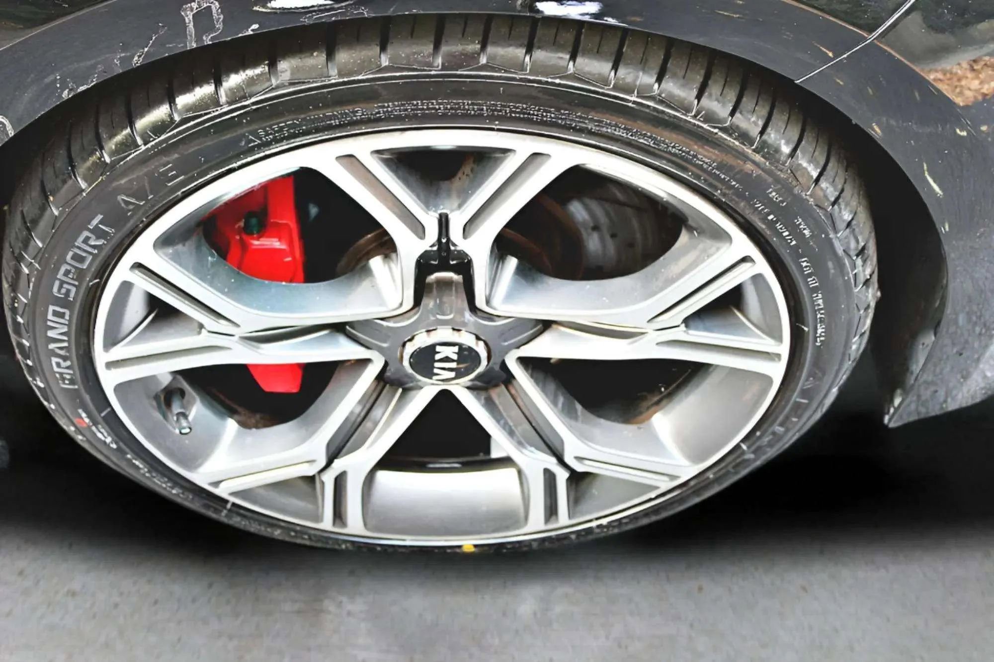 Used 2018 Kia Stinger GT2 image 34