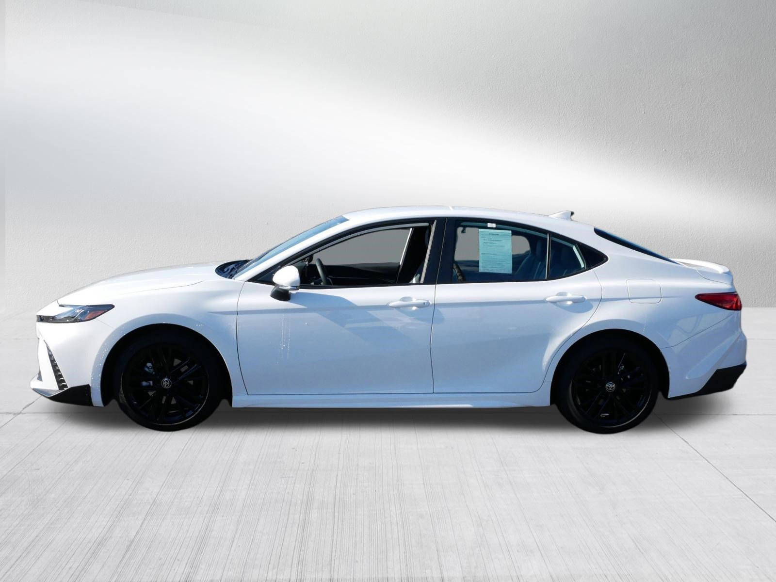 Certified 2025 Toyota Camry SE FWD image 4