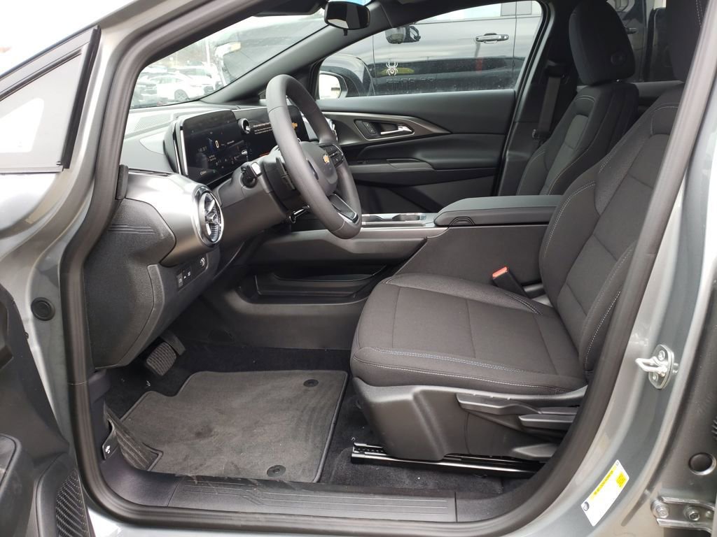 New 2026 Chevrolet Equinox EV LT image 9
