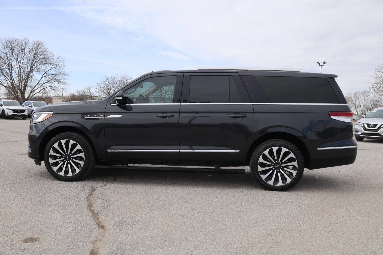 Used 2022 Lincoln Navigator L Reserve w/ Equipment Group 201A image 8