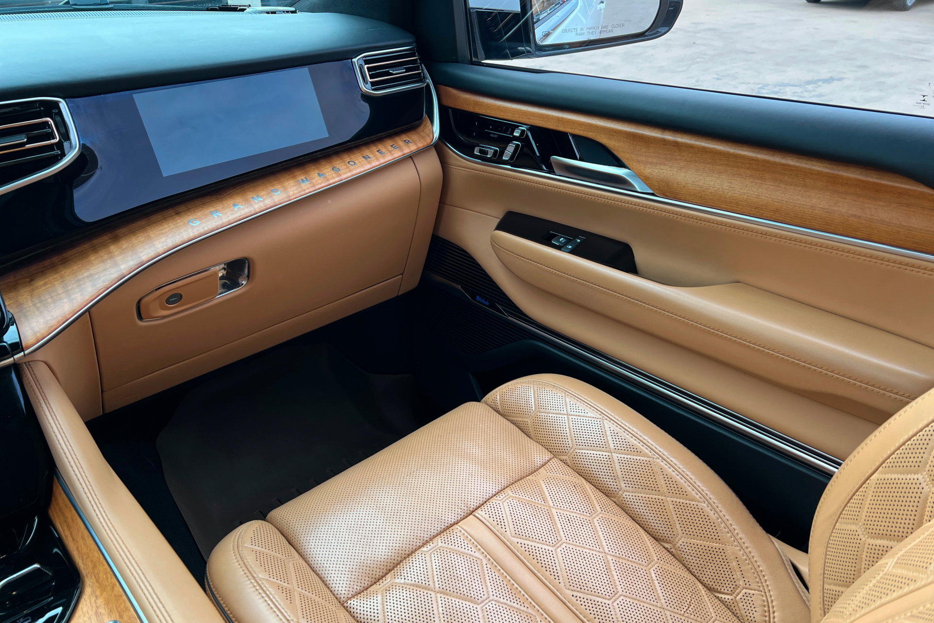 Used 2022 Jeep Grand Wagoneer Series III w/ HD Trailer Tow Package image 10