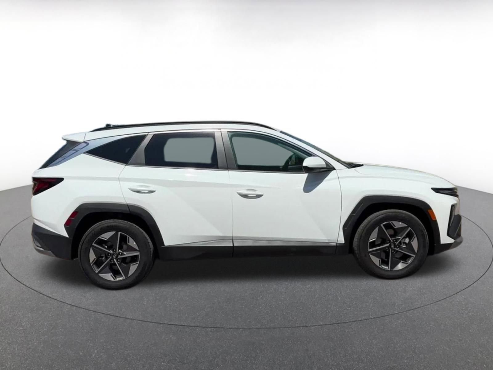 Used 2025 Hyundai Tucson SEL FWD image 16