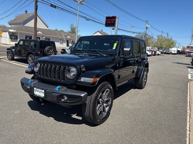 Used 2024 Jeep Wrangler Unlimited w/ Convenience Group AWD/4WD image 2