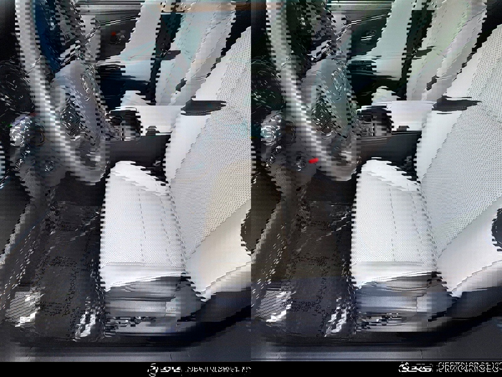 Certified 2025 Lexus ES 300h w/ Premium Package image 19