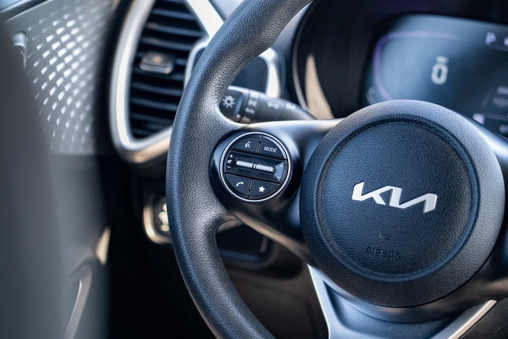 Used 2023 Kia Soul LX w/ LX Technology Package image 19