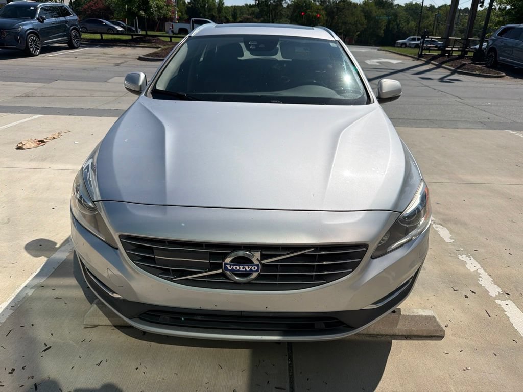 Used 2016 Volvo V60 T5 Platinum w/ Climate Package FWD image 2