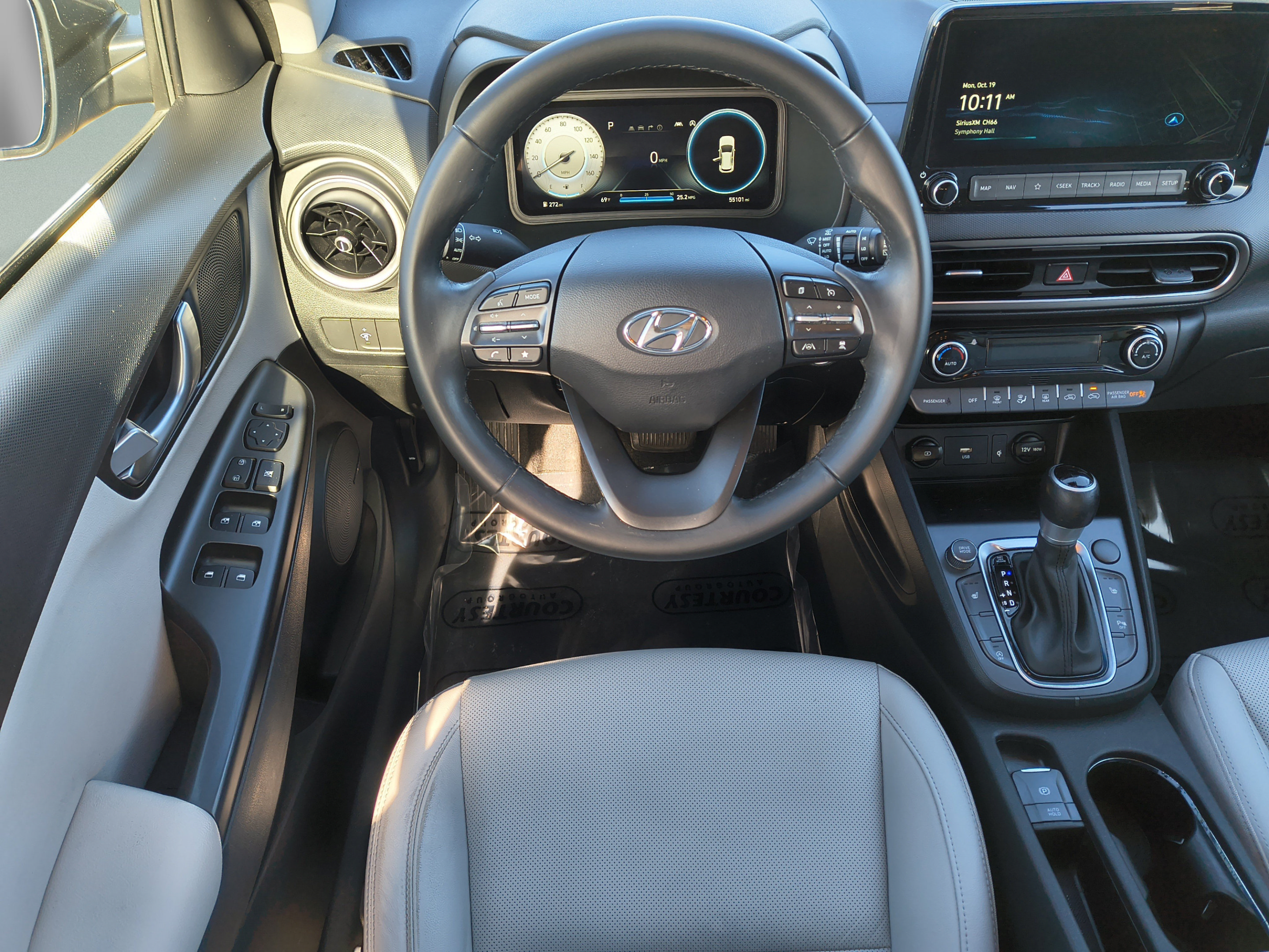 Certified 2022 Hyundai Kona Limited FWD image 11