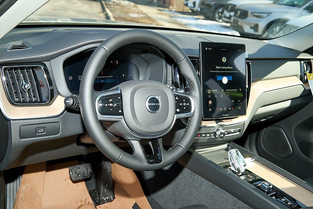 New 2026 Volvo XC60 B5 Ultra w/ Climate Package image 13