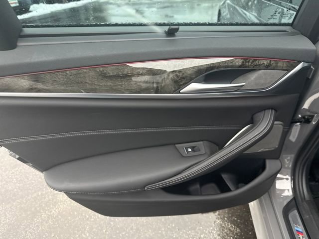 Used 2022 BMW 540i xDrive w/ Executive Package image 18