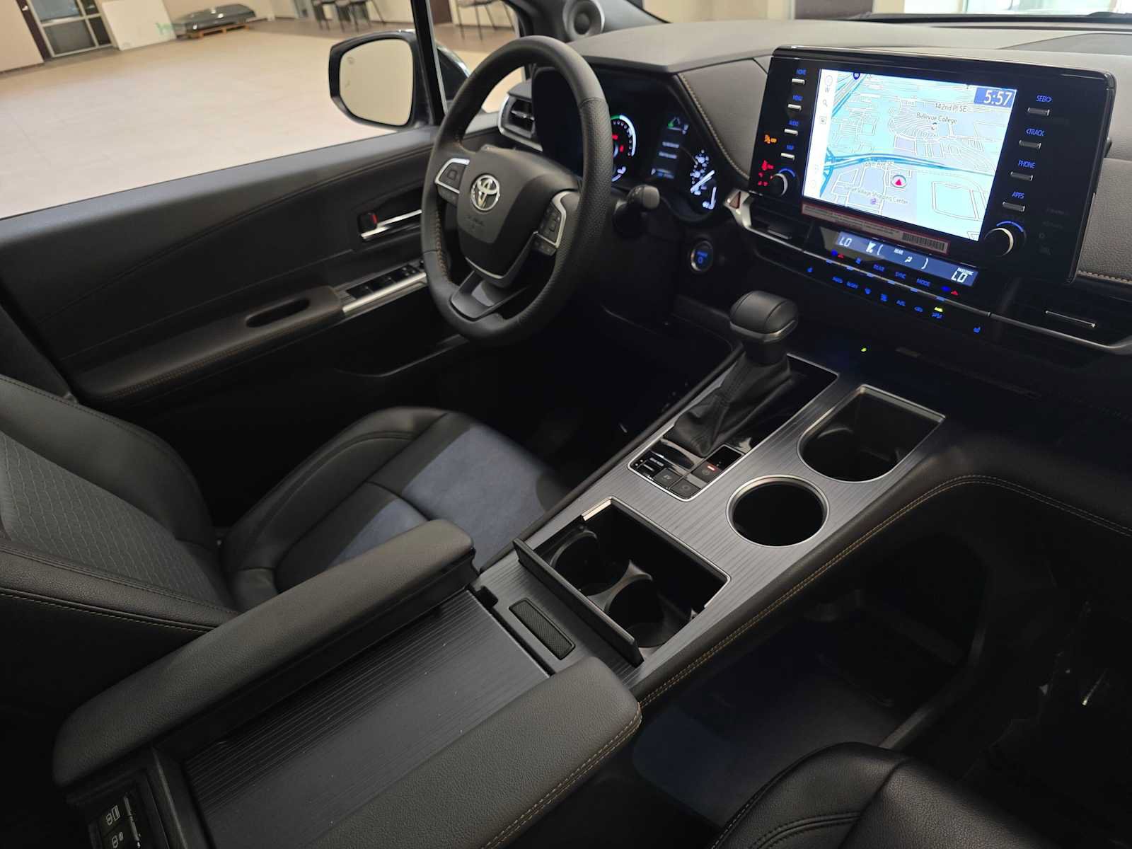 Certified 2024 Toyota Sienna XLE Woodland Edition AWD/4WD image 28