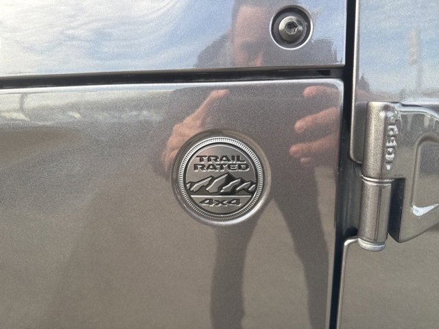 Certified 2022 Jeep Gladiator Sport image 34