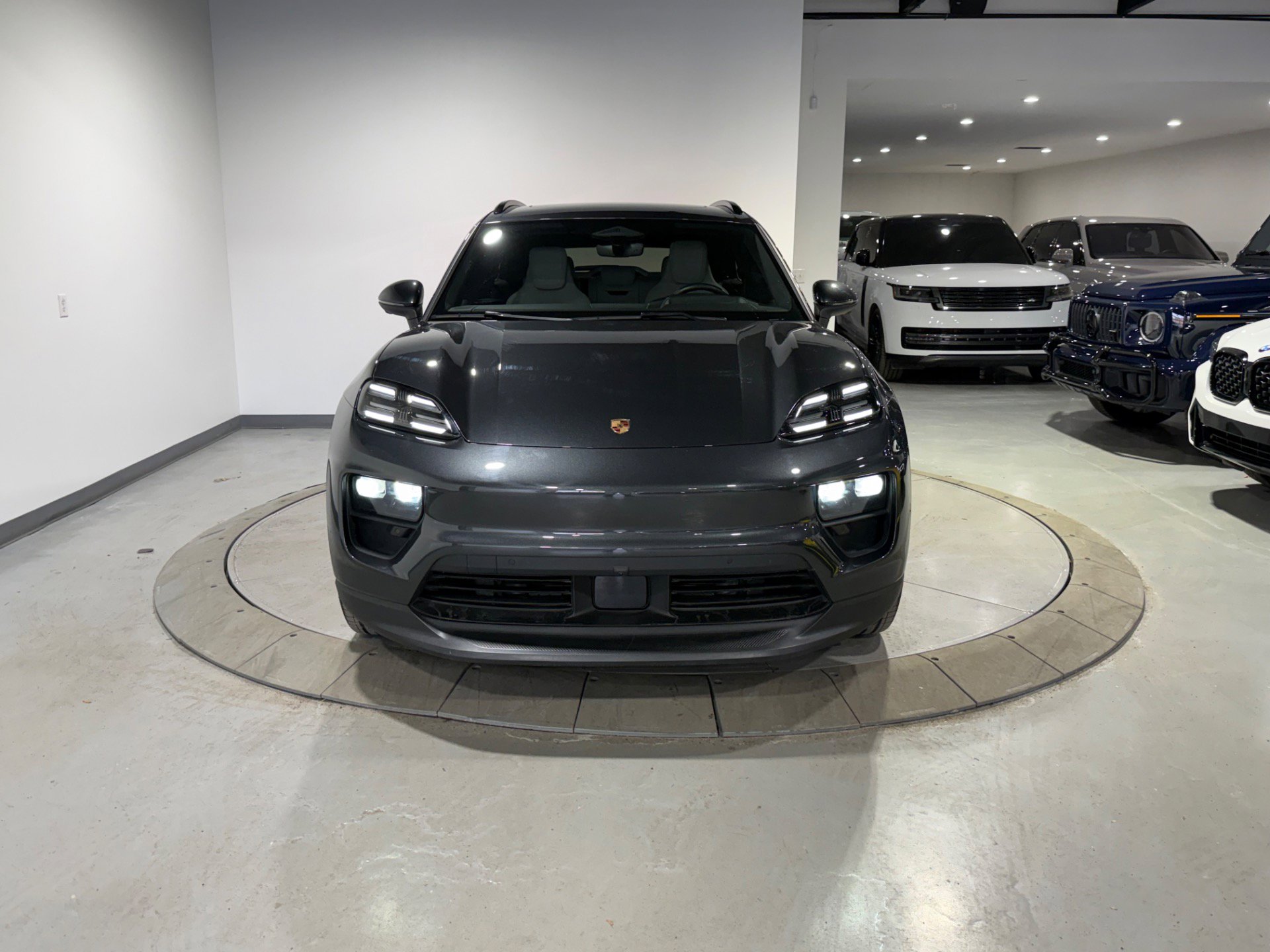 Used 2024 Porsche Macan 4 Electric w/ Premium Package image 11