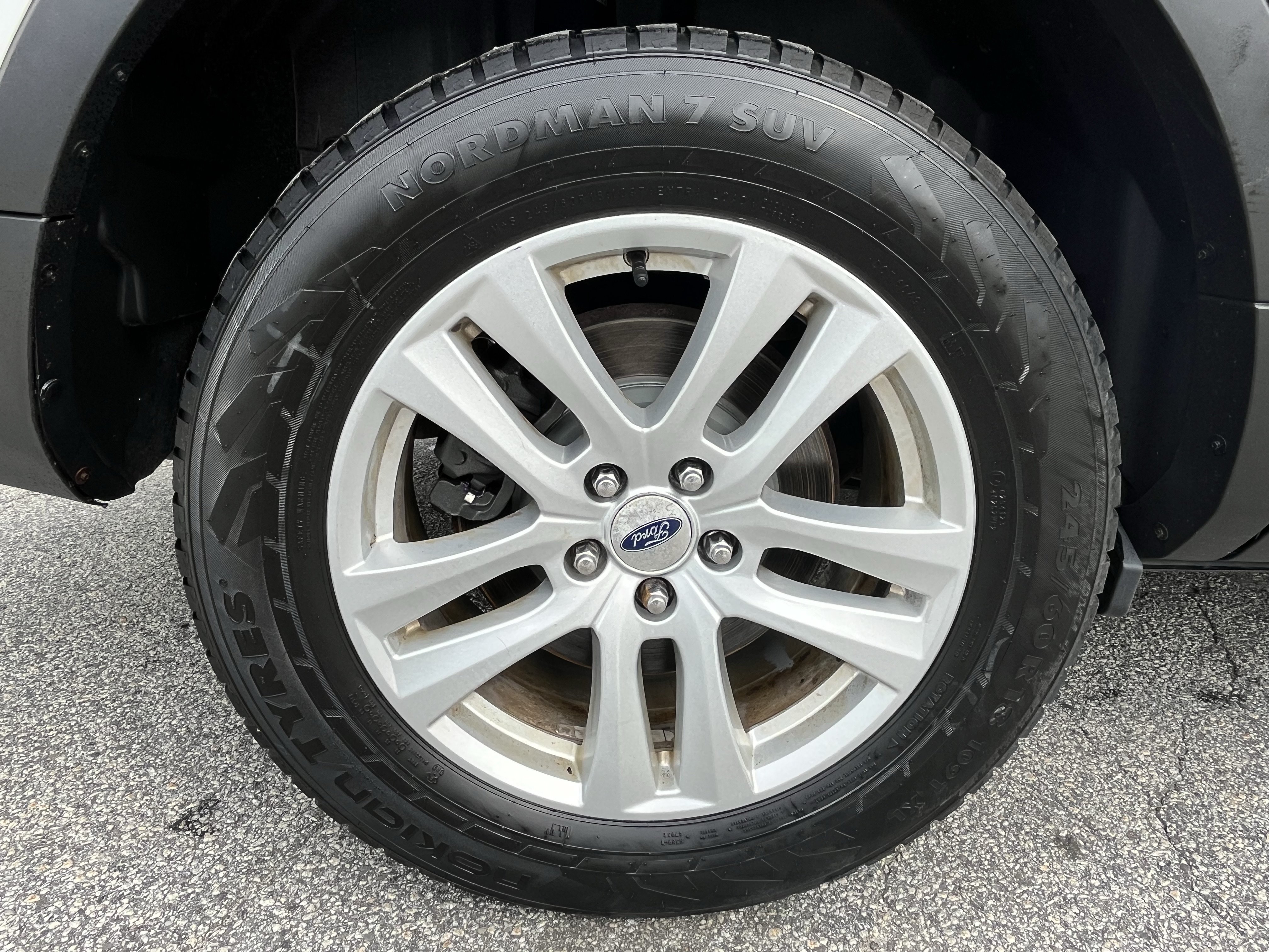 Used 2018 Ford Explorer XLT w/ Equipment Group 201A AWD/4WD image 10