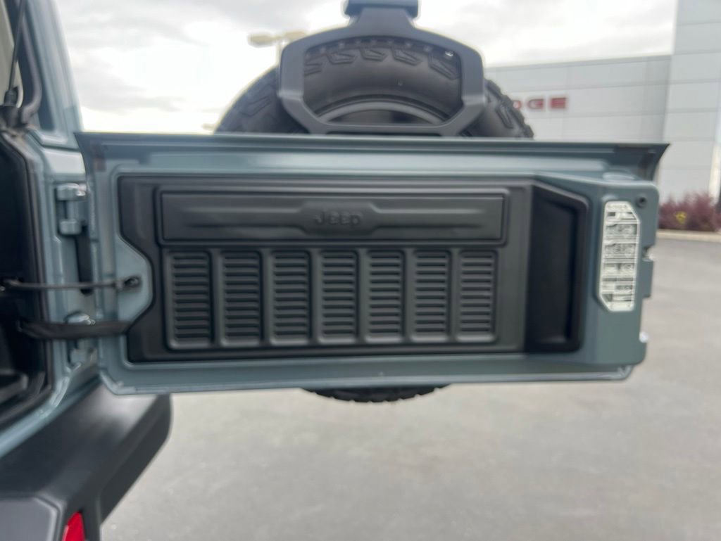 Used 2025 Jeep Wrangler Backcountry 4xe AWD/4WD image 42