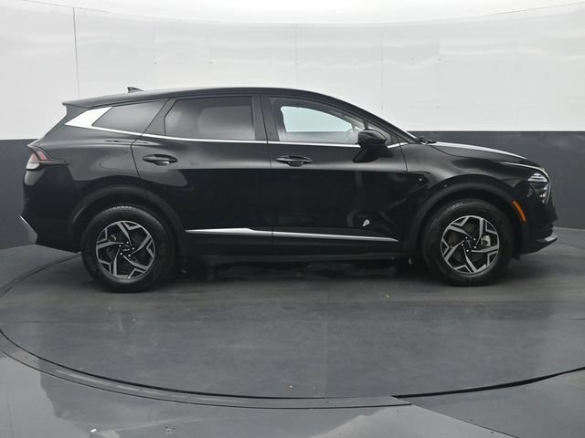 Used 2025 Kia Sportage LX AWD/4WD image 8