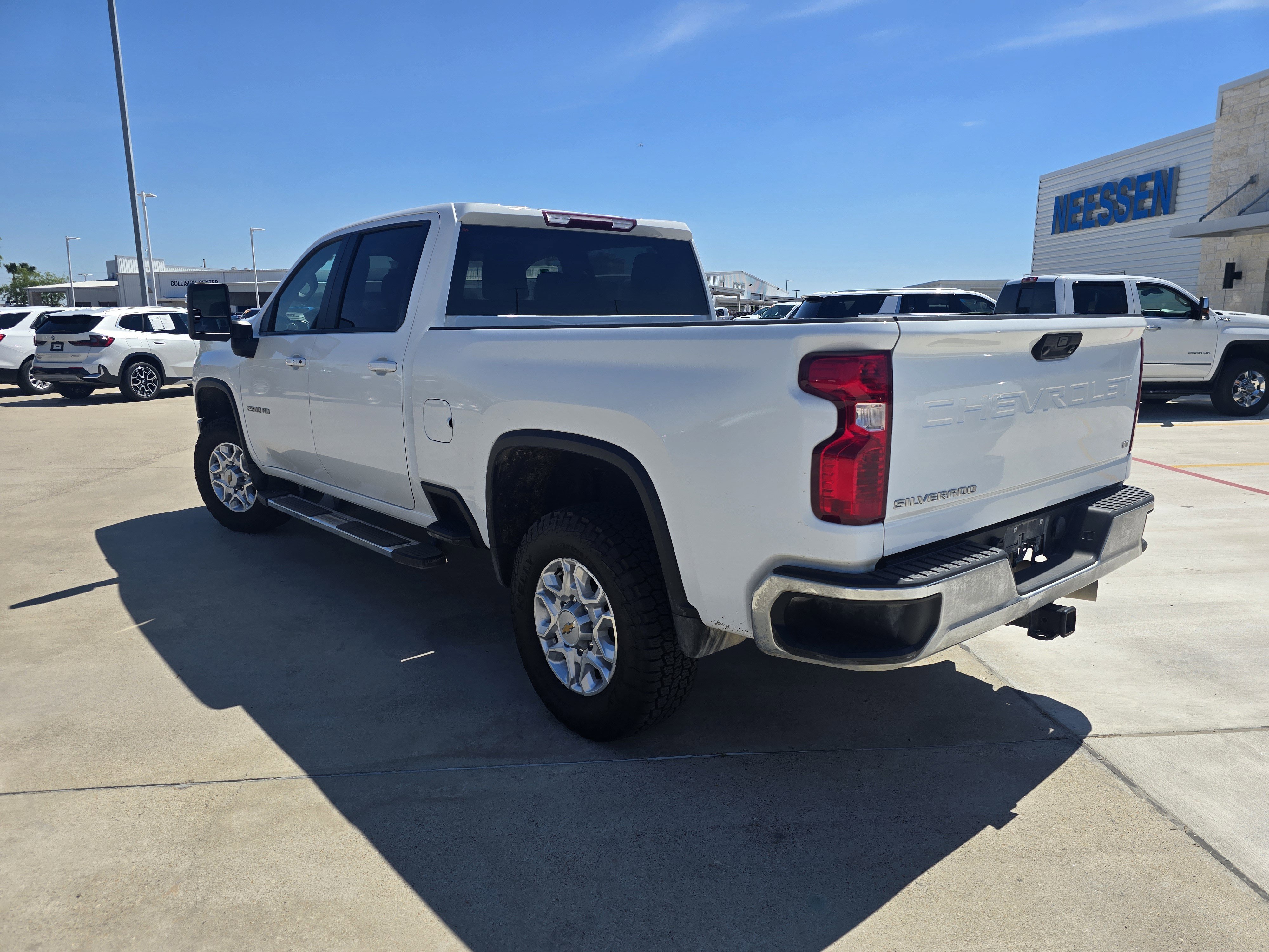 Used 2022 Chevrolet Silverado 2500 LT w/ Convenience Package image 5
