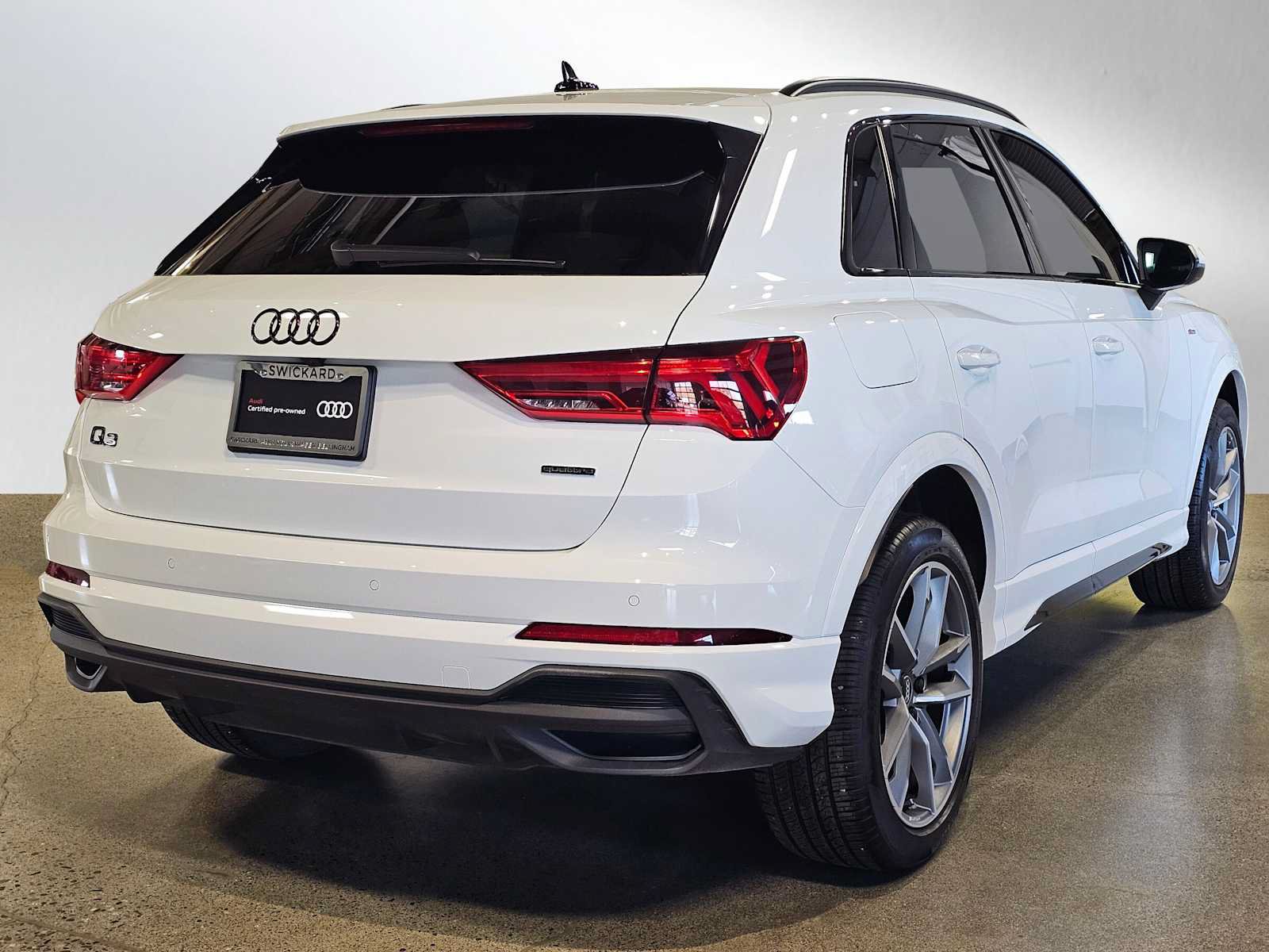 Used 2025 Audi Q3 2.0T Premium w/ Convenience Package image 7