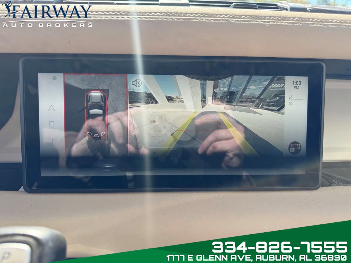 Used 2023 Land Rover Defender 110 SE image 23