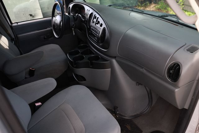 Used 2008 Ford E-350 and Econoline 350 XLT RWD image 21