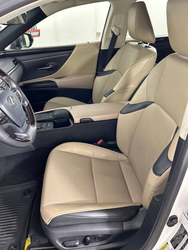 Used 2020 Lexus ES 350 w/ Premium Package FWD image 12