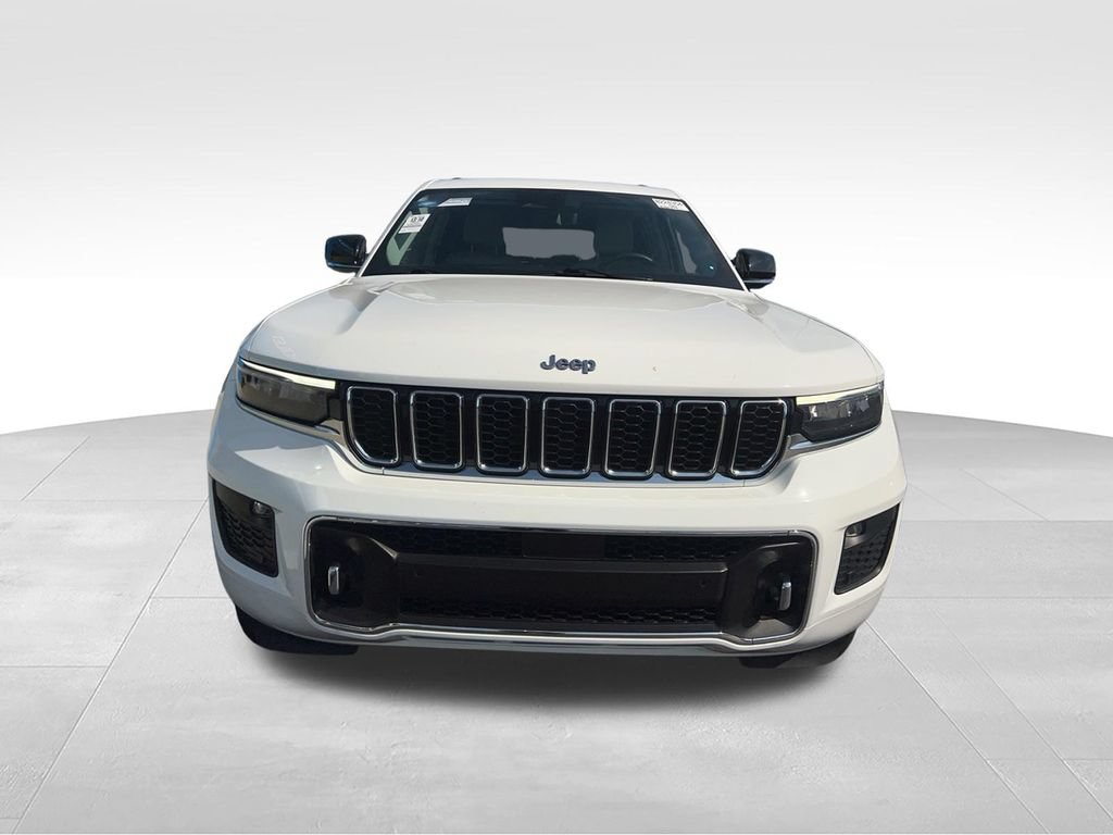 Used 2023 Jeep Grand Cherokee Overland w/ Luxury Tech Group IV AWD/4WD image 22