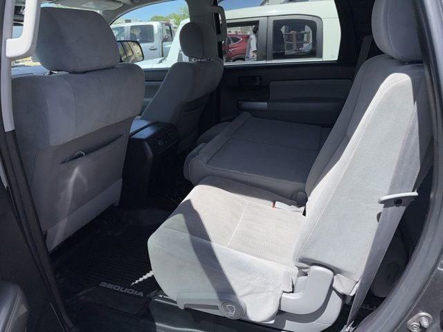 Used 2020 Toyota Sequoia SR5 w/ TRD 18" Wheel Package AWD/4WD image 4