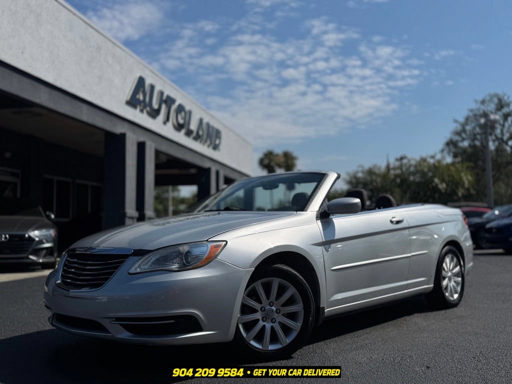 Used 2012 Chrysler 200 Touring FWD image 1