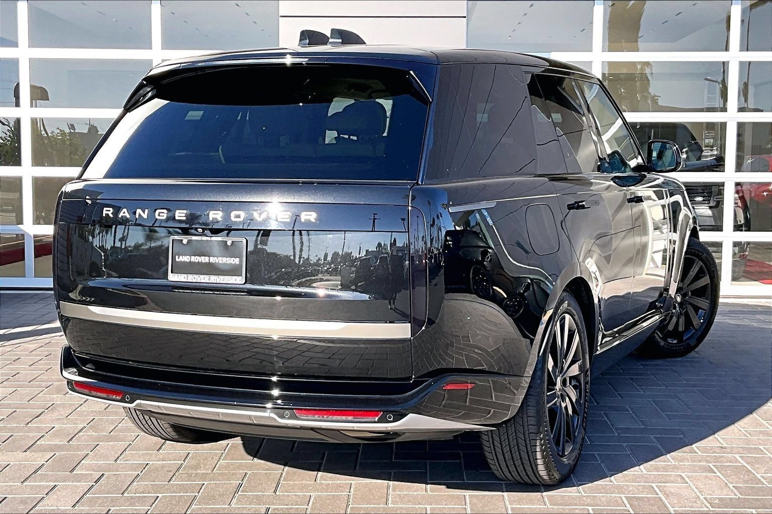 Certified 2024 Land Rover Range Rover SE AWD/4WD image 12