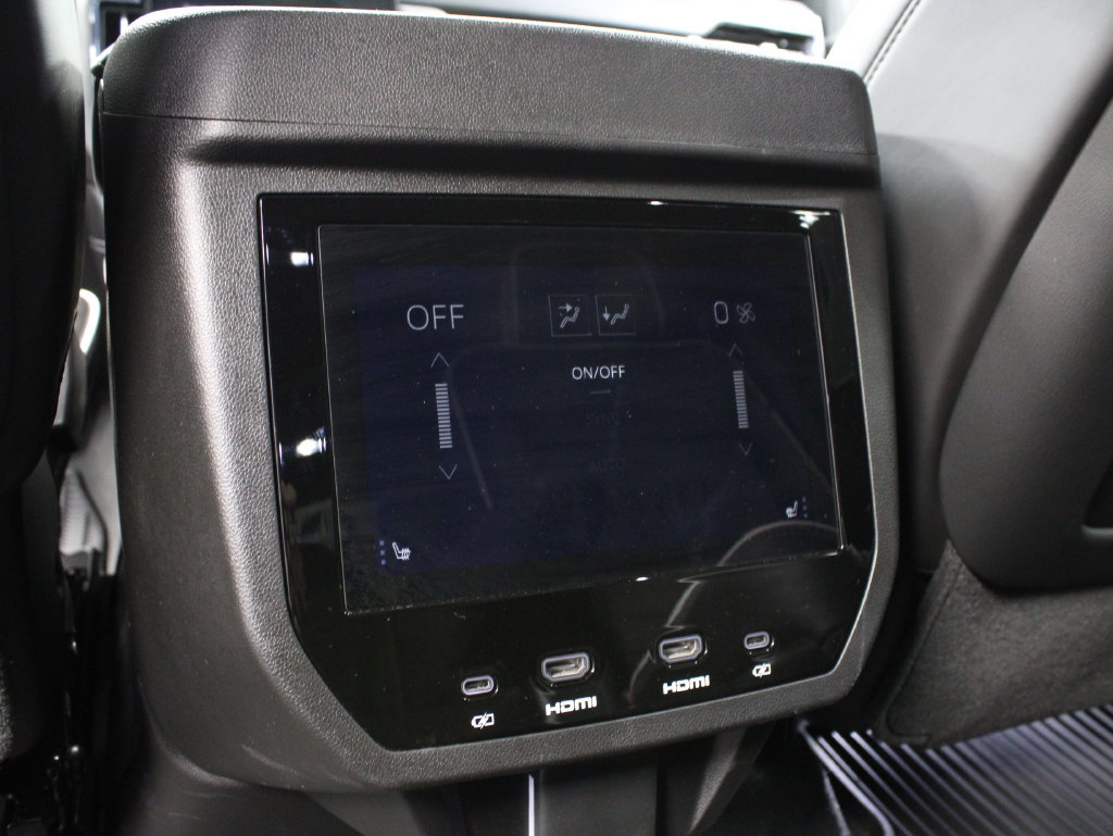 Used 2026 GMC Yukon AT4 Ultimate AWD/4WD image 18