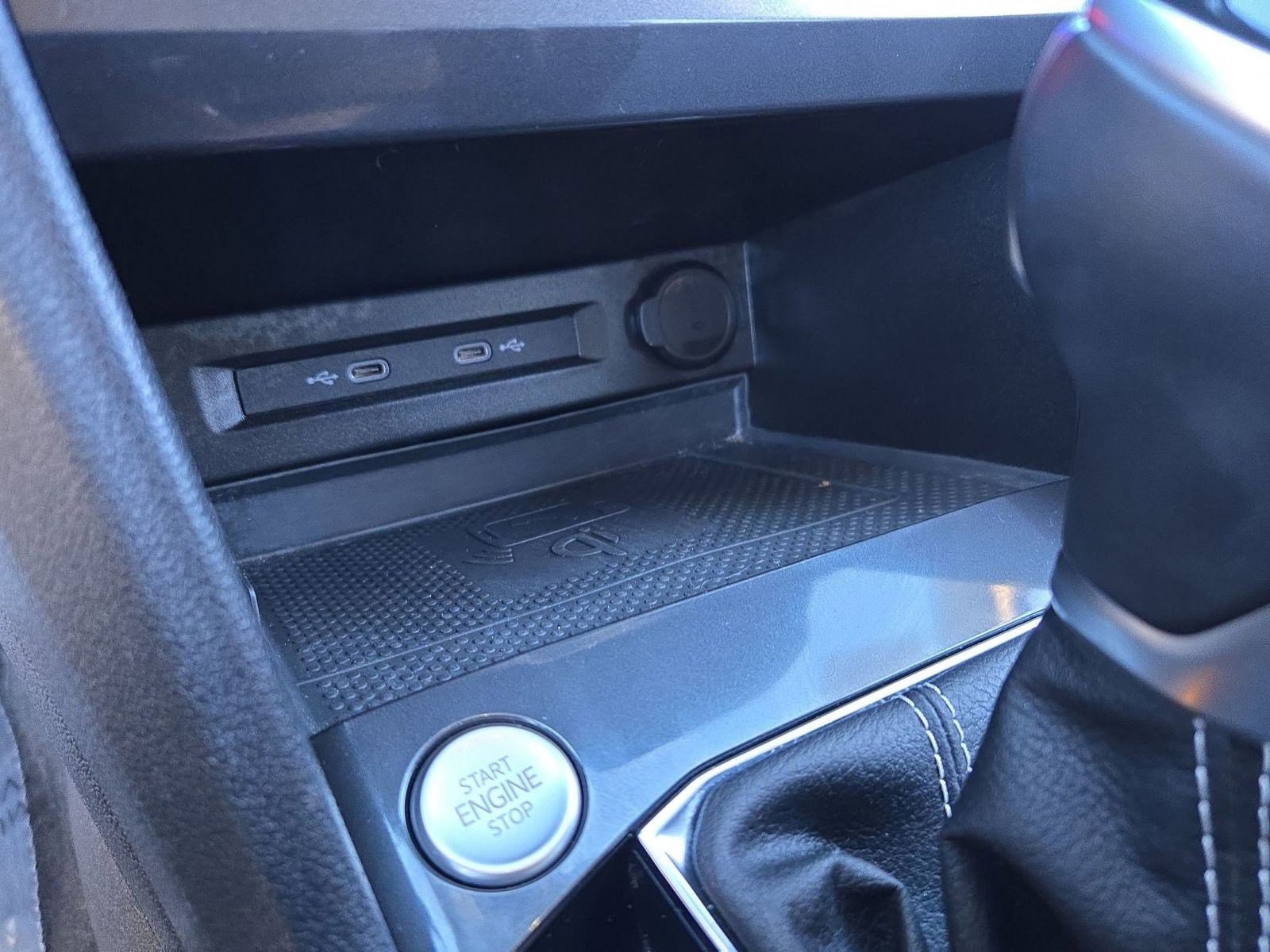 Used 2022 Volkswagen Tiguan SE image 22