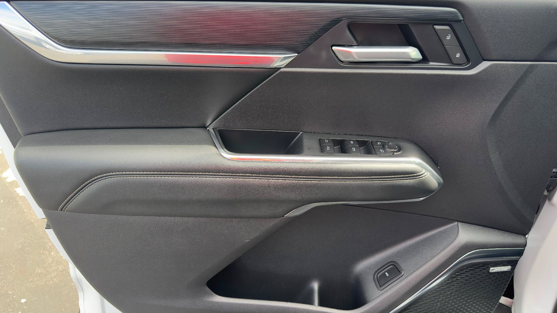 Used 2025 GMC Acadia Elevation FWD image 11
