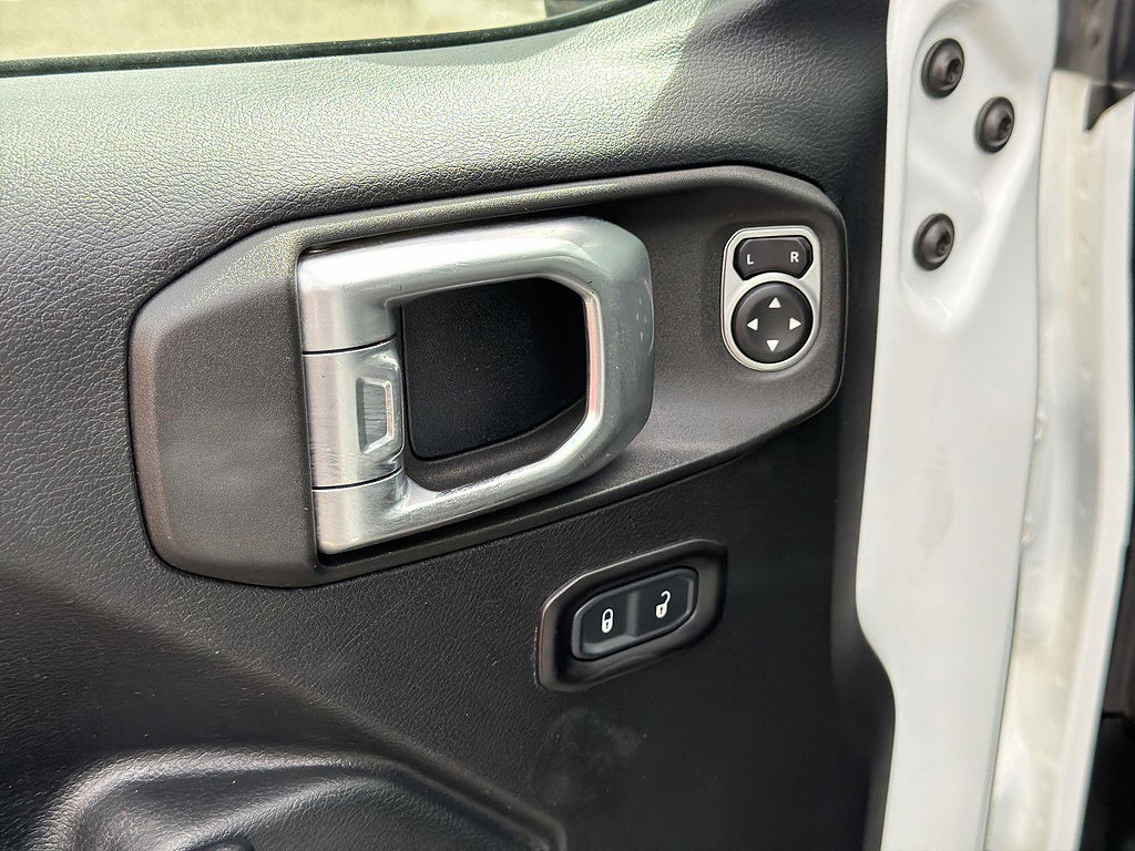 Used 2018 Jeep Wrangler Unlimited Sport S AWD/4WD image 21