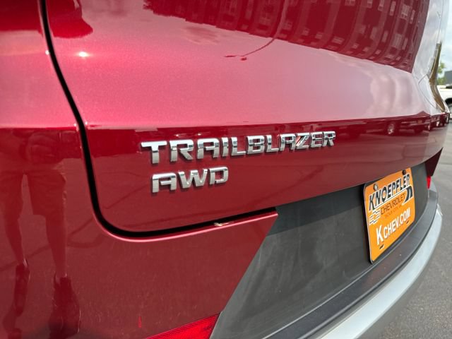 Used 2025 Chevrolet TrailBlazer LT AWD/4WD image 32
