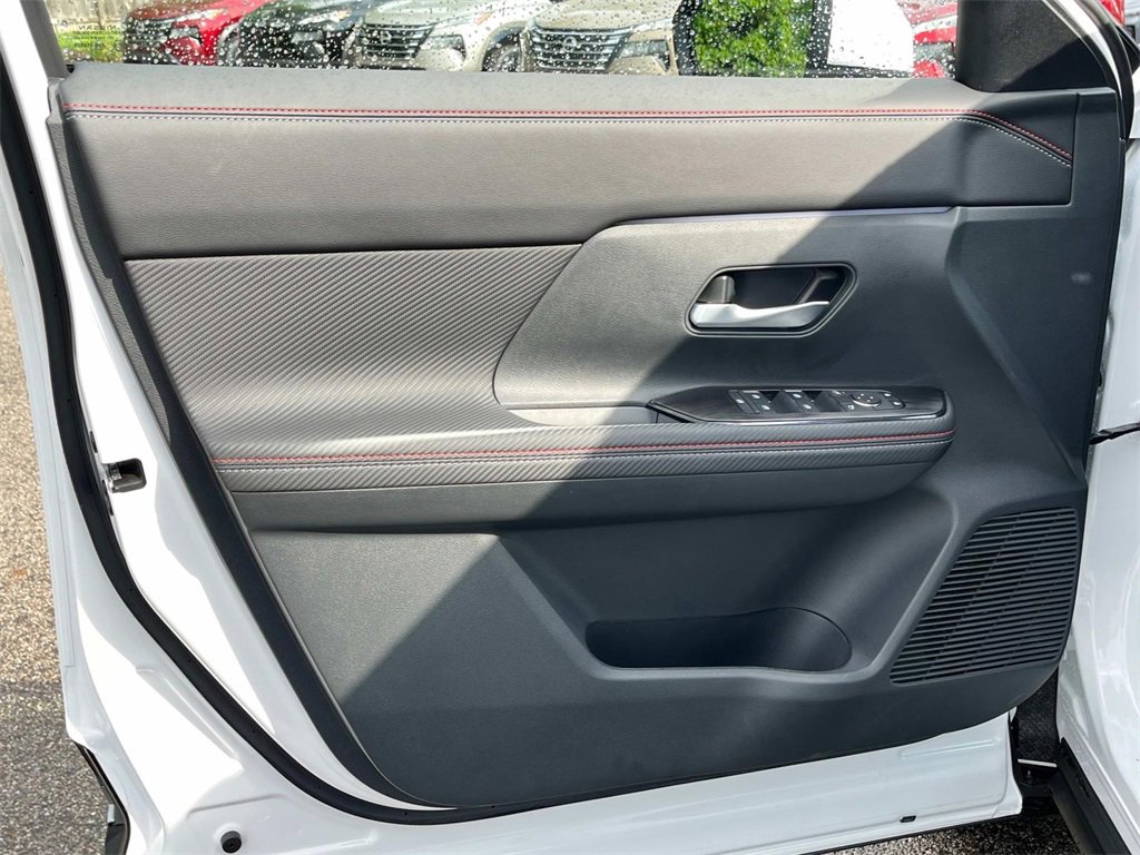 New 2025 Nissan Kicks SR image 20