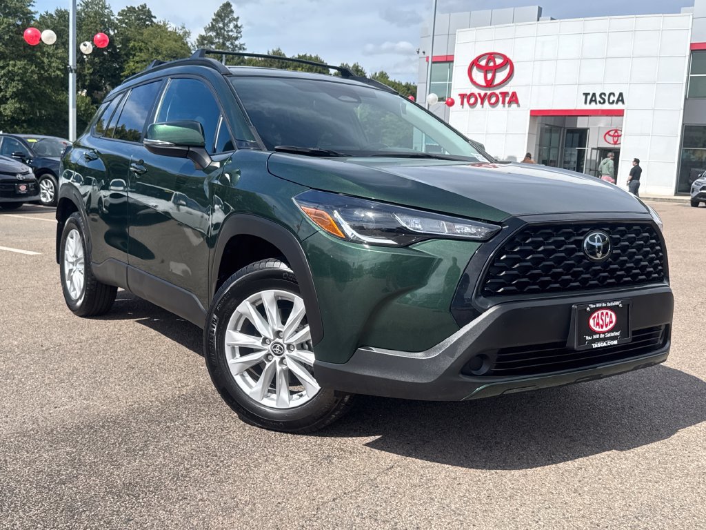 Used 2023 Toyota Corolla Cross LE w/ Moonroof Package