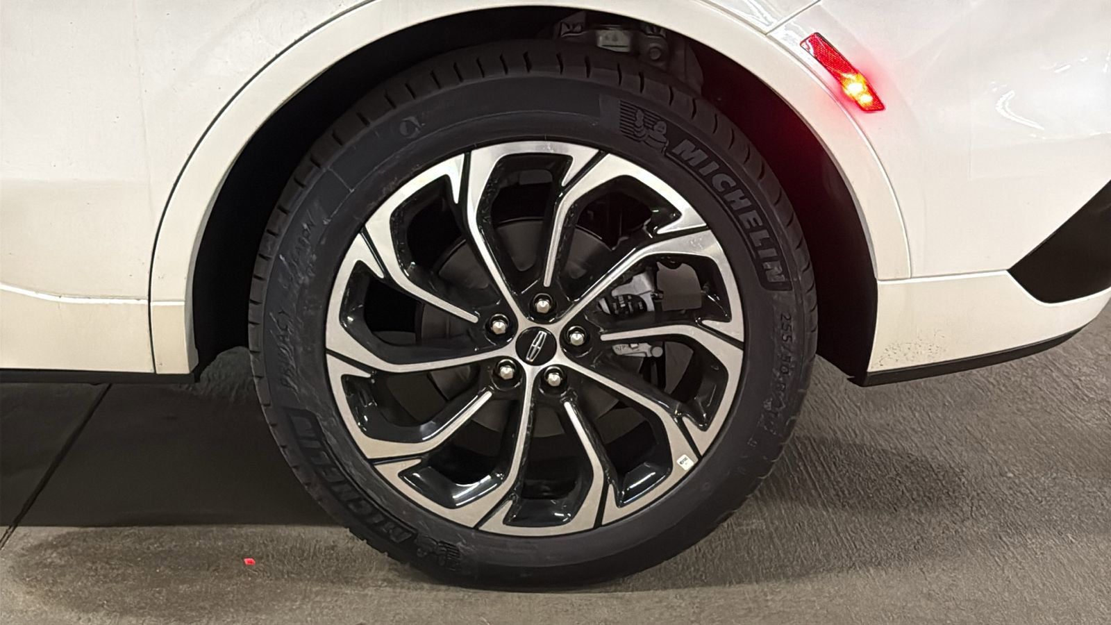 New 2026 Lincoln Nautilus Reserve image 4