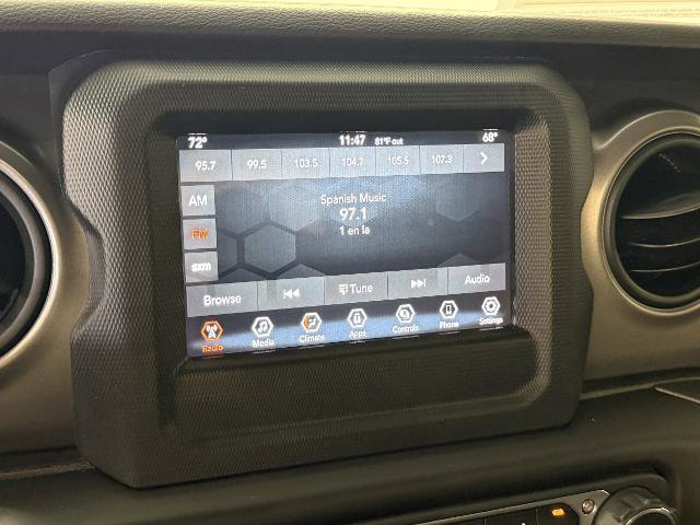 Used 2021 Jeep Gladiator Willys AWD/4WD image 17