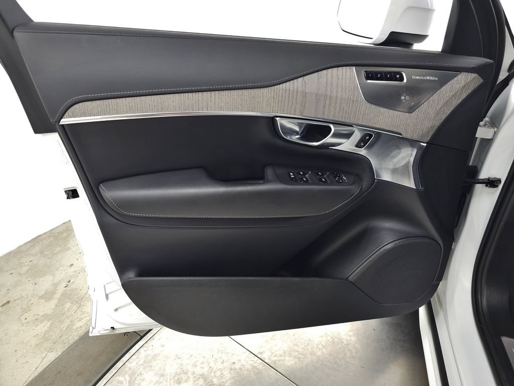 Certified 2023 Volvo XC90 T8 Ultimate w/ Lounge Package AWD/4WD image 15