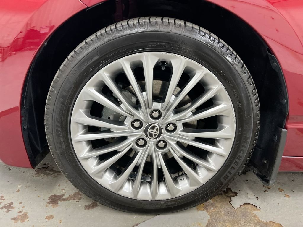 Used 2022 Toyota Avalon Limited w/ Advanced Safety Package image 28