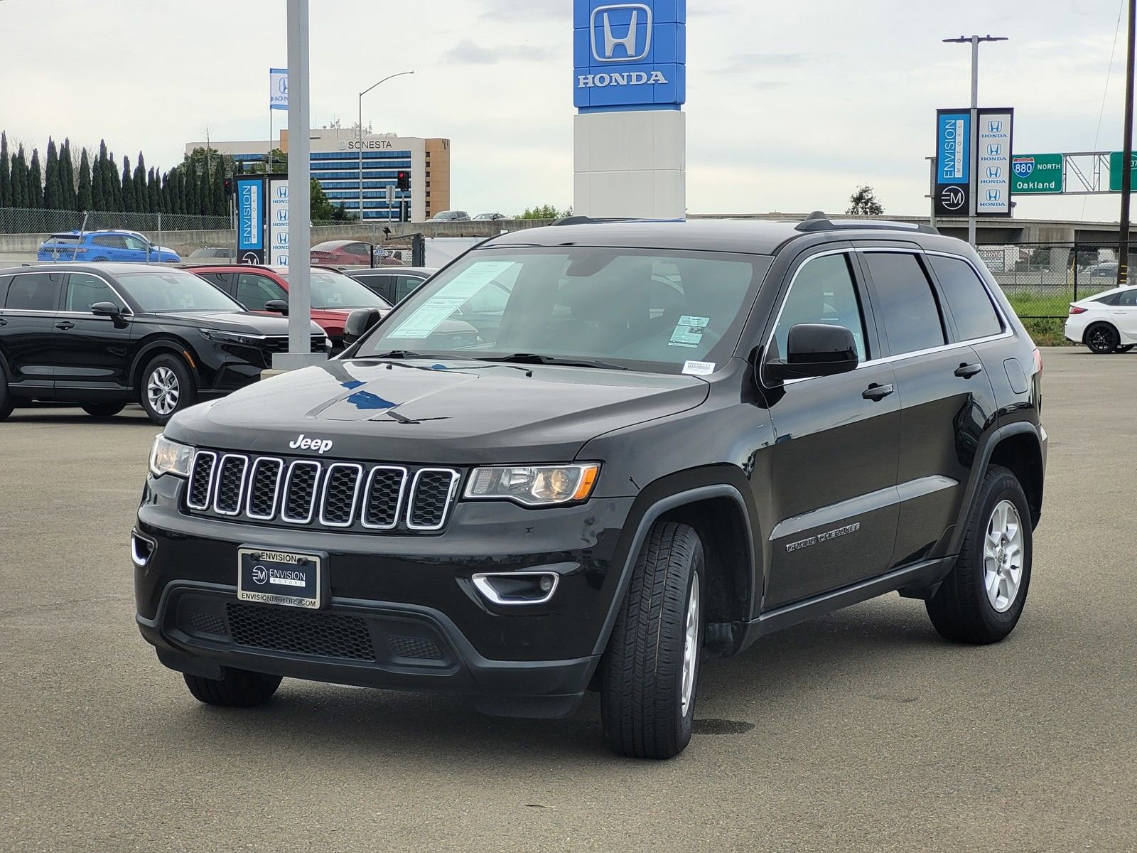 Used 2017 Jeep Grand Cherokee Laredo w/ Quick Order Package 2BE RWD image 9