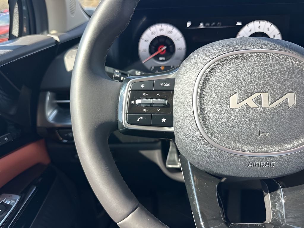 Used 2024 Kia Carnival SX Prestige FWD image 17