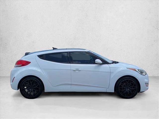 Used 2016 Hyundai Veloster w/ Option Group 02 FWD image 4