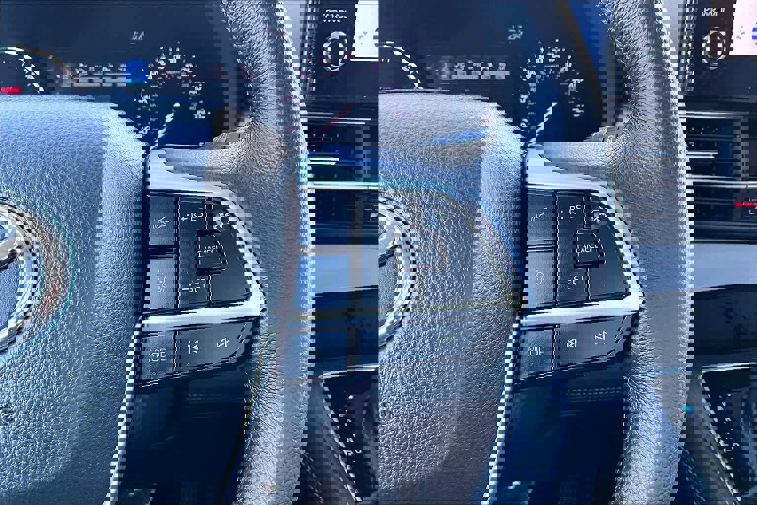 Certified 2025 Toyota Sienna XLE image 22