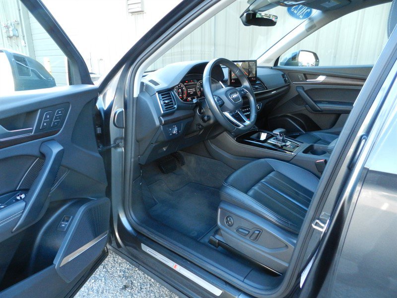Used 2023 Audi Q5 2.0T Premium Plus w/ Premium Plus Package AWD/4WD image 10
