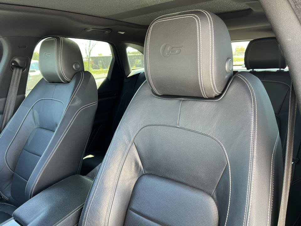 Used 2017 Jaguar F-PACE S AWD/4WD image 15
