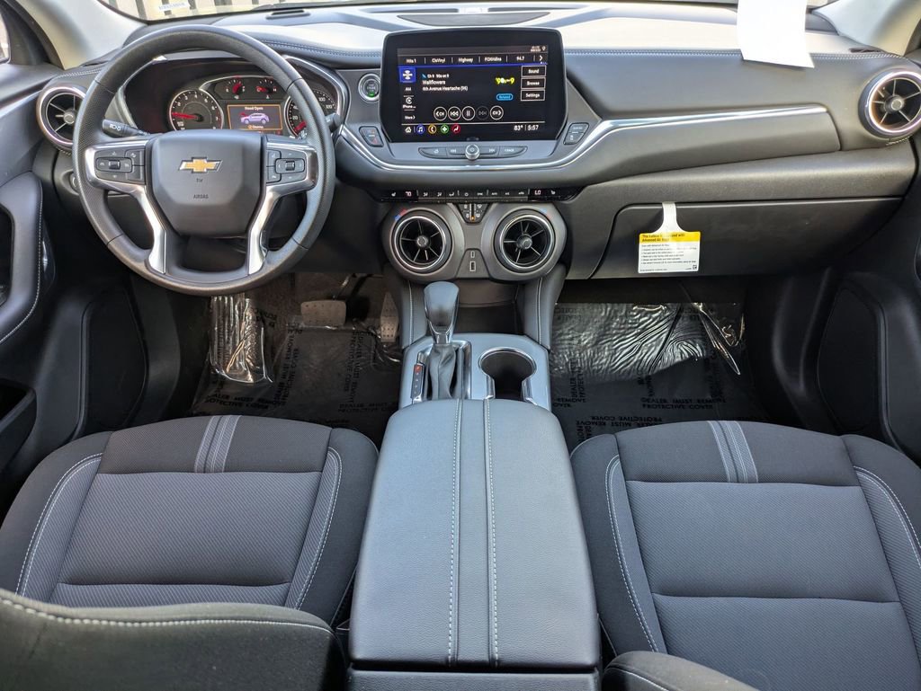 Used 2025 Chevrolet Blazer LT FWD image 23